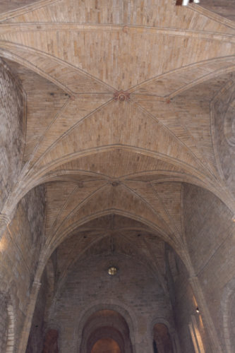 Bóveda de la nave gótica de la iglesia de Leyre