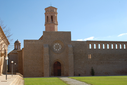 Vista de la explanada exterior del monasterio de Rueda
