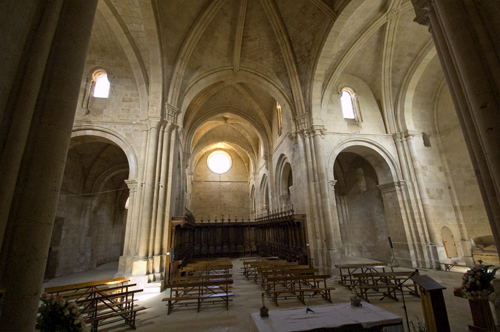 Las tres naves de la iglesia de Sandoval