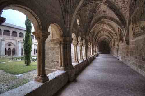 Pinturas de pared y bóvedas del claustro de Valbuena