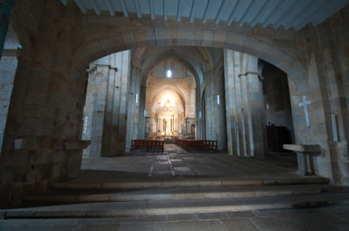 Vista desde los pies de la iglesia de Armenteira