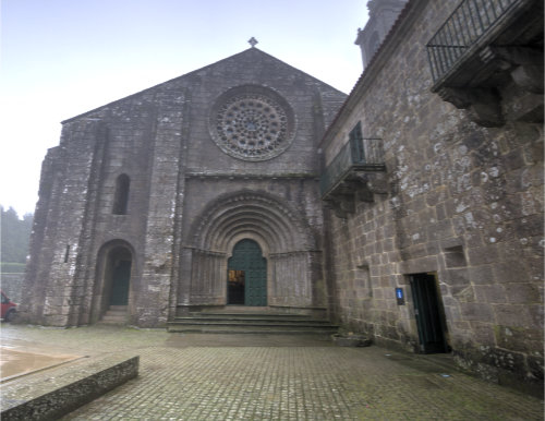 Fachada occidental de la iglesia de Armenteira